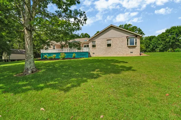 8621 Cherokee Trl, Crossville, TN 38572