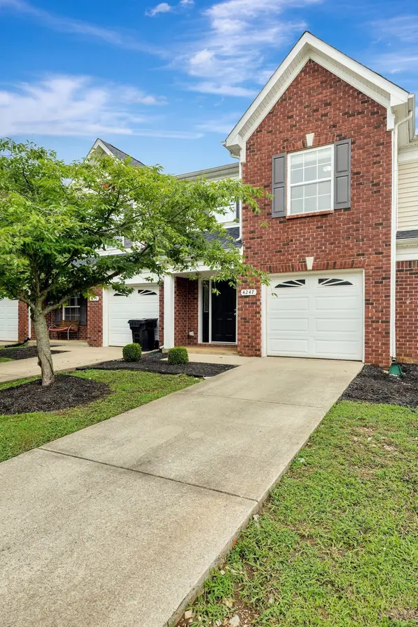 4247 Aurora Cir, Murfreesboro, TN 37127