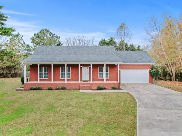 51 Brookwood Dr, Fayetteville, TN 37334