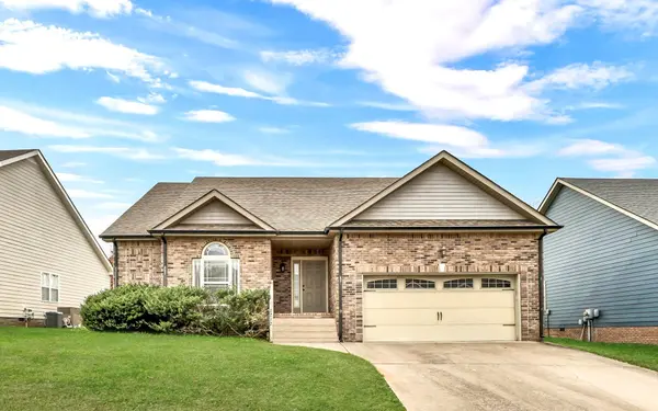 2212 Fairfax Dr, Clarksville, TN 37043