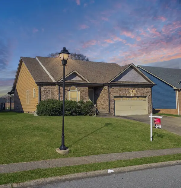 2212 Fairfax Dr, Clarksville, TN 37043