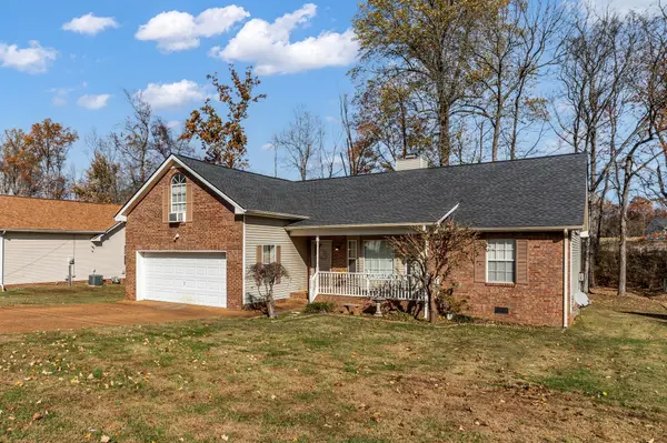 208 Beechbrook Ct, White House, TN 37188