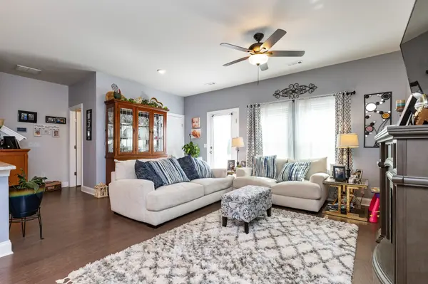 1210 West End Station Dr, Lebanon, TN 37087