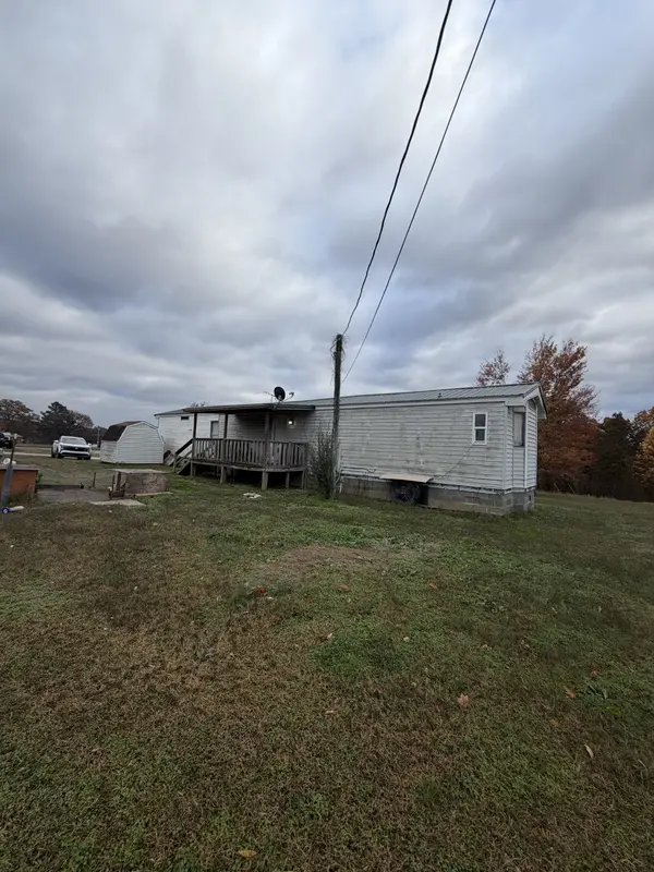 104 Mutt Rd, White Bluff, TN 37187