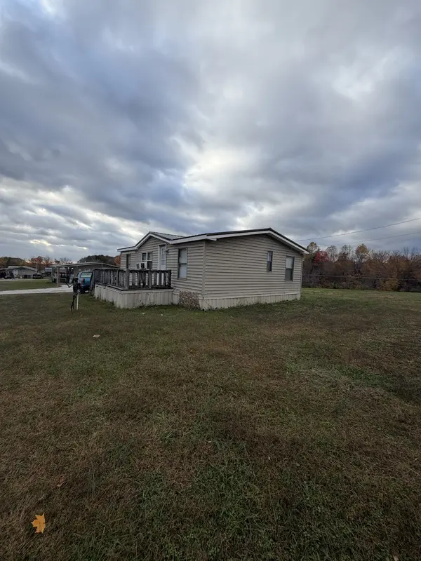 106 Mutt Rd, White Bluff, TN 37187