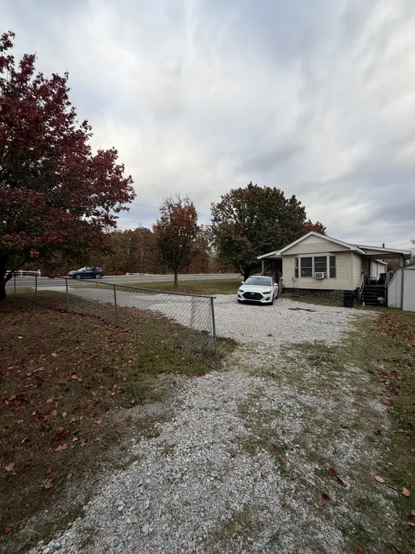2745 Highway 47 #N, White Bluff, TN 37187
