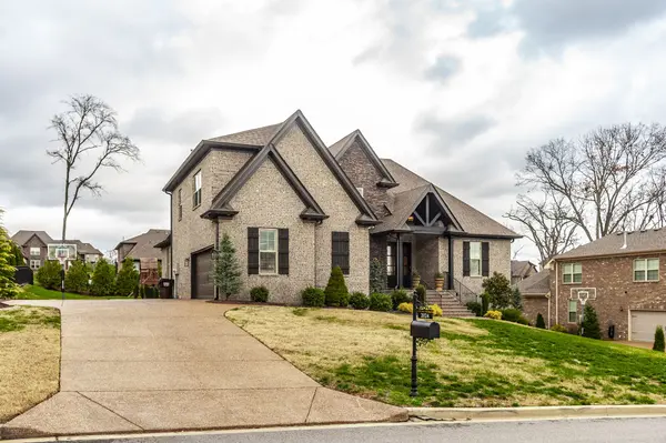 2024 Hawkwell Cir, Hendersonville, TN 37075