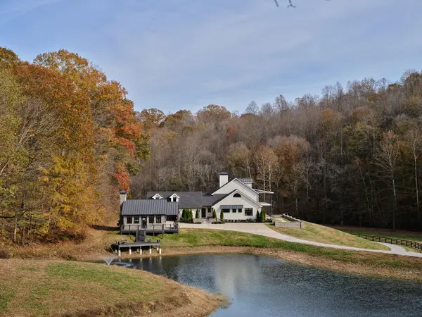 6677 Leipers Creek Rd, Columbia, TN 38401