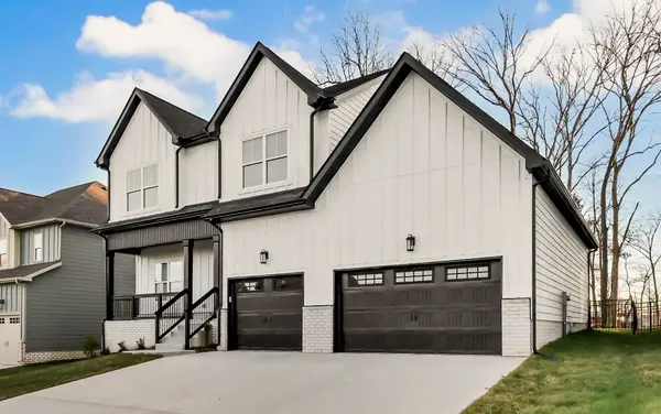986 Alton Dr, Clarksville, TN 37043