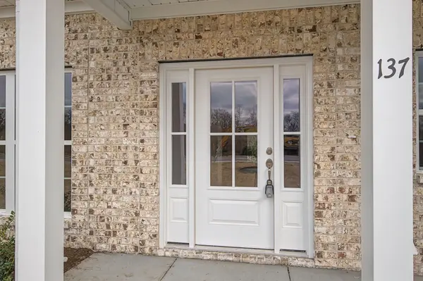137 Traveller Ln, La Vergne, TN 37086