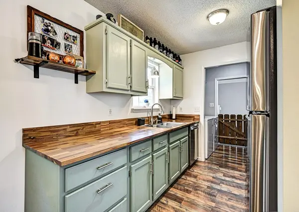1021 Waterford Cir, Clarksville, TN 37040