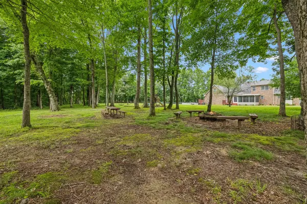 2907 York Rd, Pleasant View, TN 37146