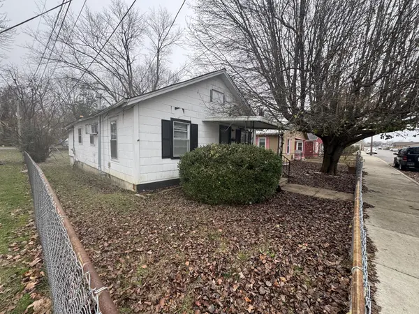 121 Sylvis St, Dickson, TN 37055
