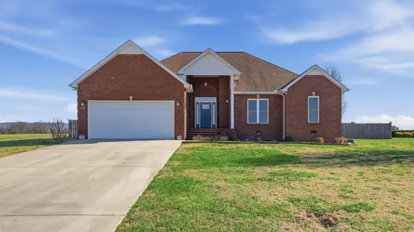 82 Majestic Dr, Decherd, TN 37324
