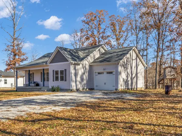 371 McElhiney Rd, Dickson, TN 37055