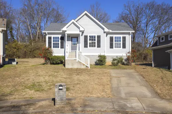 3325 Curtis Hill Ct, Nashville, TN 37218