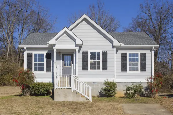 3325 Curtis Hill Ct, Nashville, TN 37218
