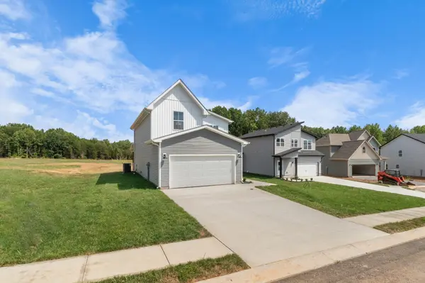 1192 Boulder Pass Rd, Clarksville, TN 37040