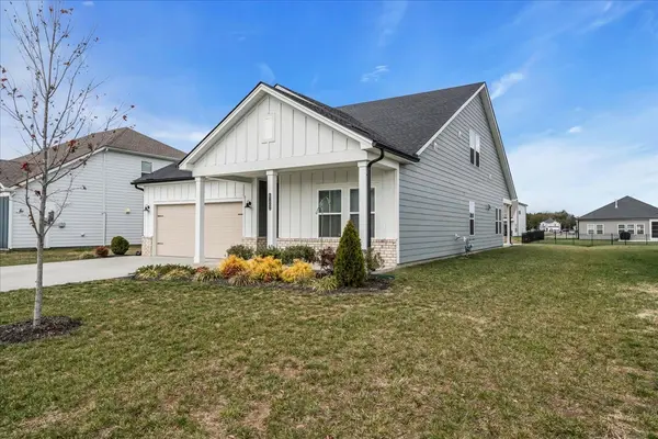 6132 Farm Castle Dr, Rockvale, TN 37153