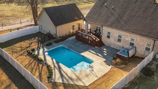 5563 Stacy Springs Rd, Springfield, TN 37172