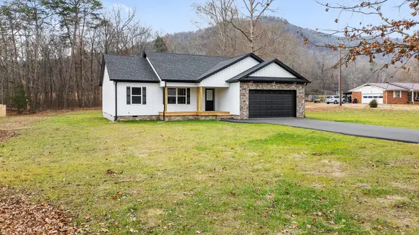 402 Old State Highway 8, Dunlap, TN 37327