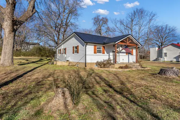 617 Blue Rd, Dickson, TN 37055