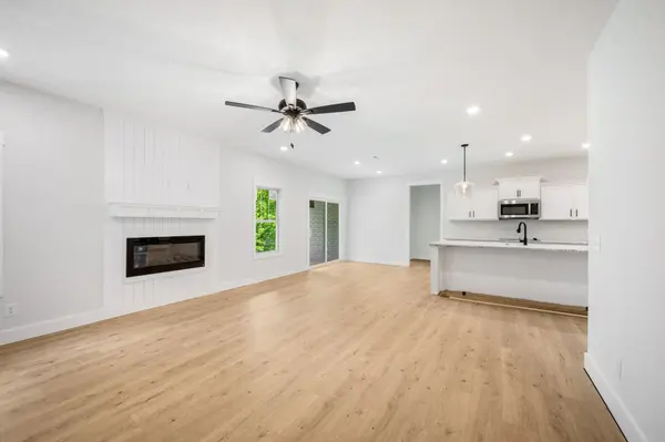 415 Blue Ridge Ct, Clarksville, TN 37043
