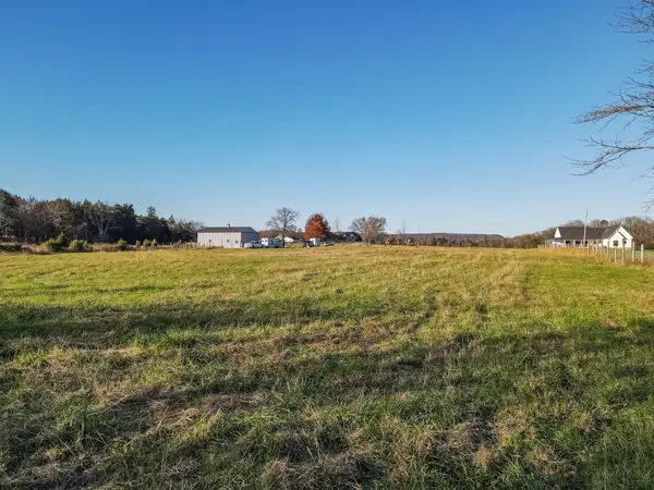 2071 Egypt Rd, Chapel Hill, TN 37034
