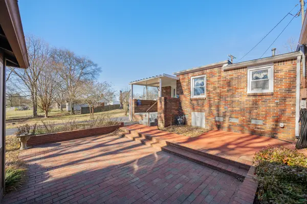 144 Derby St, Camden, TN 38320