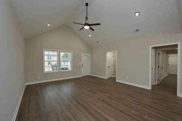89 Plumlee Dr, Hendersonville, TN 37075