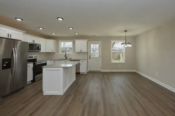 89 Plumlee Dr, Hendersonville, TN 37075