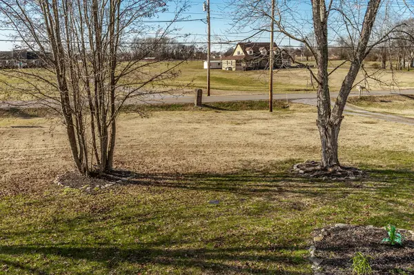 860 Rock Spings Rd, Castalian Springs, TN 37031