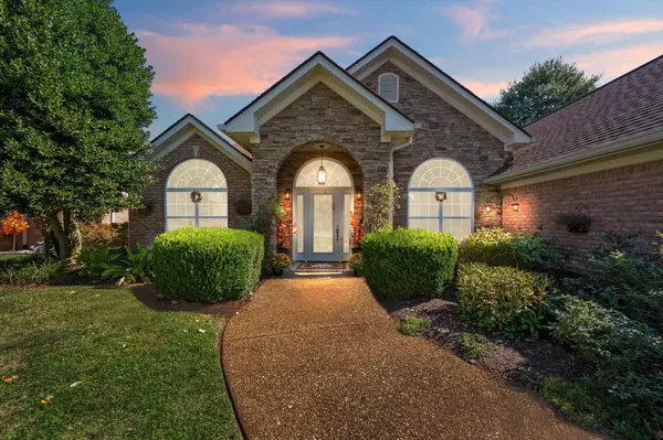 210 Bedrock Dr, White House, TN 37188
