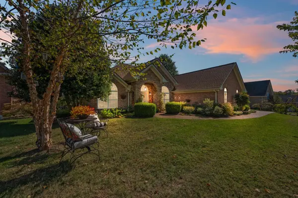 210 Bedrock Dr, White House, TN 37188
