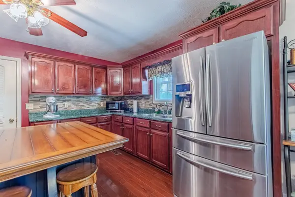 971 TWELVE OAKS DR, Adamsville, TN 38310
