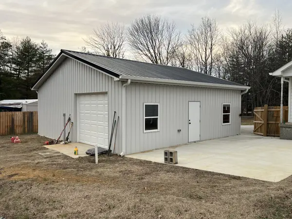1343 Oaklawn Rd, Chapmansboro, TN 37035