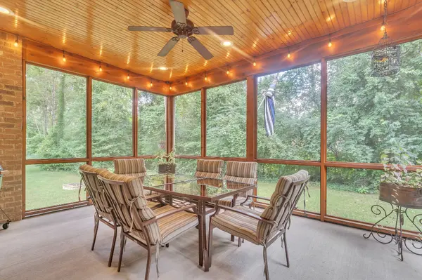 422 Evergreen Cir, Kingston Springs, TN 37082