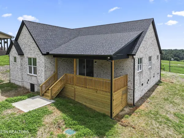 125 Brown Rd, Blaine, TN 37709
