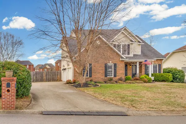 1026 Blue Jay Ln, Adams, TN 37010