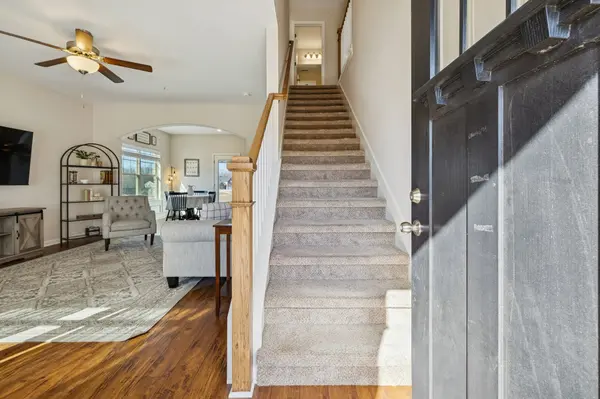 615 Reflections Ln, Pleasant View, TN 37146