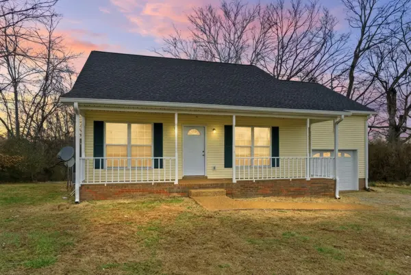 230 Woodruff Rd, Adams, TN 37010