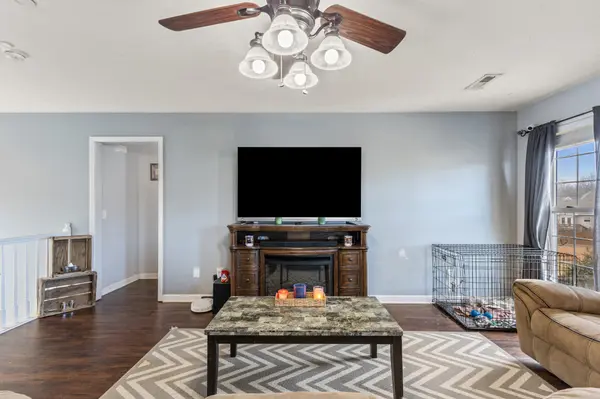 205 Emerald Cir, Pleasant View, TN 37146