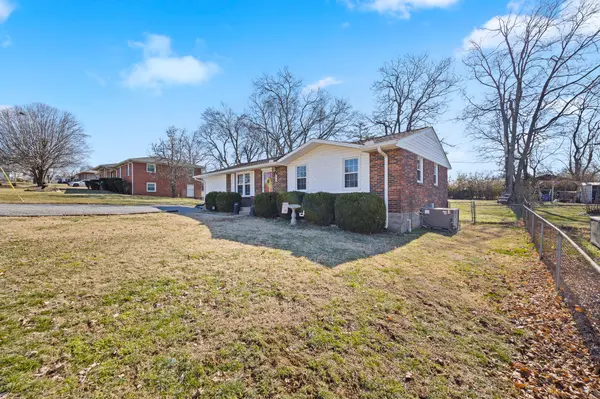 1011 Oleander Dr, Gallatin, TN 37066