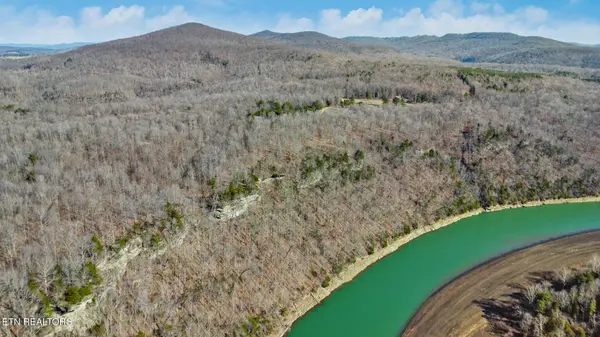 5031 Robbinstown Rd, Byrdstown, TN 38549