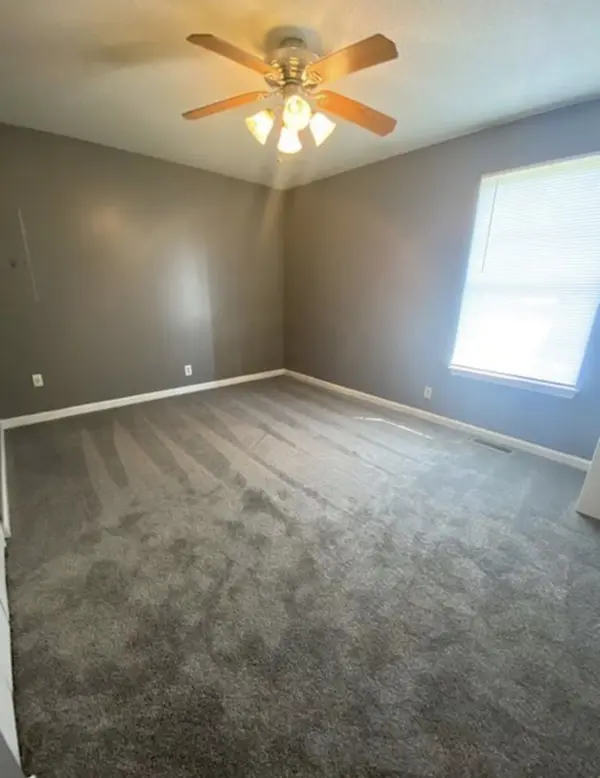 812 Washington Ave, Oak Grove, KY 42262