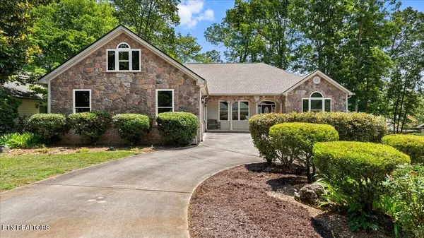 118 Kawatuska Way, Loudon, TN 37774