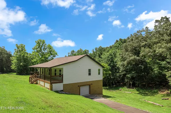 123 Cove Springs Drive, Dandridge, TN 37725