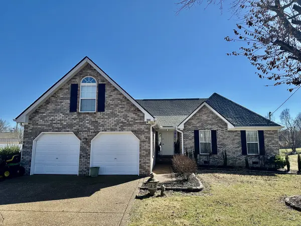 1000 Don Blair Dr, Smyrna, TN 37167