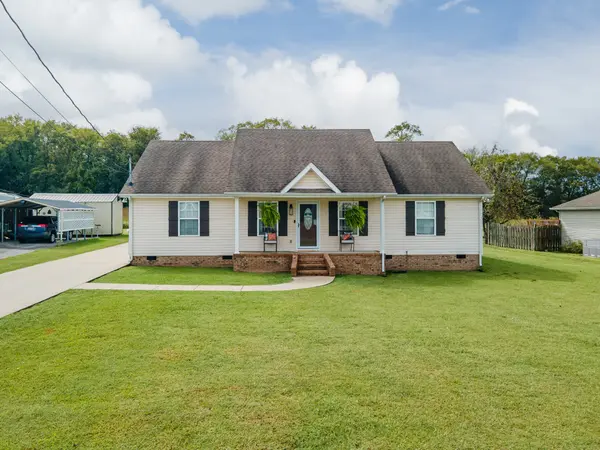 300 Daytona Dr, Cornersville, TN 37047