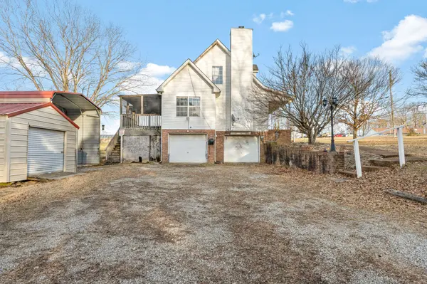 1001 Old East Side Rd, Burns, TN 37029